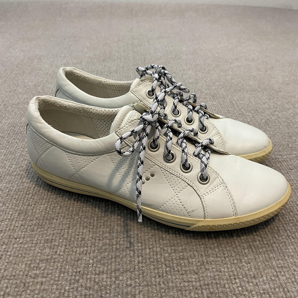 ECCO Golf Shoes Womens 10.5 White Casual Spikeless Leather Non Slip Sneaker